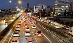 İstanbul’da mesai çıkışı çilesi: Trafik kilitlendi