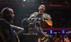 Islam Makhachev tarih yazdı! UFC'de çifte şampiyonluk