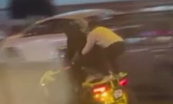 Cadde ortasında tehlikeli gösteri: Cezadan kaçamadılar