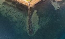 Balıkesir'de deniz çekildi antik liman gün yüzüne çıktı