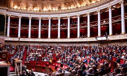 Fransa’da emeklilik yaşı ile ilgili reform askıya alındı