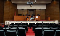 Eski sevgilisinin fotoğraflarını sokaklara astı: 2 yıl hapis cezası!