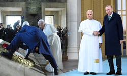 Papa 14. Leo'nun ilk durağı Anıtkabir oldu! Cumhurbaşkanı Erdoğan, resmi törenle karşıladı