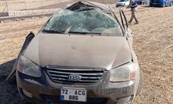 Siirt'te korkunç kaza! Camdan fırlayan çocuk can verdi