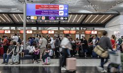 Türkiye'deki havalimanları 2025'te kaç yolcuya hizmet verdi?