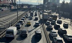 İstanbul trafiğine yağmur etkisi: Yüzde 74'e ulaştı