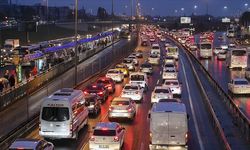 İstanbul’da mesai çıkışı çilesi: Trafik kilitlendi