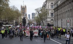 İngiltere'de mülteciler, daimi oturum başvurusu için 20 yıl bekleyecek