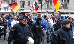 Alman, Suriyeli istemiyor! Şansölye'ye tam destek