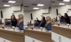 Belediye Meclisi'nde tansiyon yükseldi! Özlem Çerçioğlu masaya vura vura anlattı