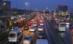 İstanbul'da trafik durma noktasına geldi: Yoğunluk yüzde 90'a ulaştı