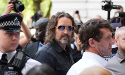 Komedyen Russell Brand hakkında iki yeni cinsel saldırı suçlaması