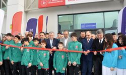 Gençlik ve Spor Bakanı Bak, Manisa'da stat açılışı yaptı