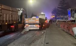 Eskişehir'de tır ile servis minibüsü çarpıştı: 9 kişi yaralandı