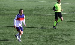 Okulda öğretmen sahada kaptan