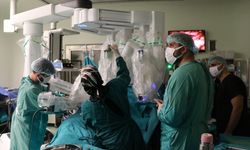 Erzurum'da  robotik cerrahi yöntemiyle ilk göğüs ameliyatı gerçekleşti