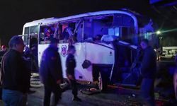 Mahkumların olduğu midibüs kazaya karıştı: Çok sayıda yaralı var