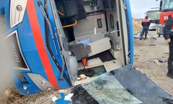 Cezaevi nakil aracı devrildi: 5 yaralı