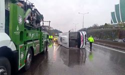 Yağmur minibüsü etkiledi: 5 yaralı