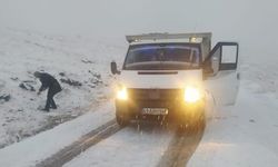 Muş’ta yoğun kar yağışı nedeniyle Hasköy-Mutki yolu ulaşıma kapandı