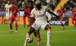 Lider Galatasaray Antalya’da 3 puanı 4 golle aldı: 1-4