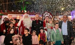 Kar yağmayan yerde suni karla yılbaşı coşkusu