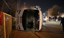 Niğde’de işçi servisi kaza yaptı: 11 kişi yaralandı