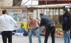 Adana'da kaos: İş yerleri ateşe verilip vatandaş kendine zarar verdi