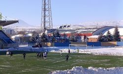 Ağrı’da dondurucu soğuk ve kara rağmen futbol coşkusu