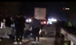 Otomobiller çarpıştı: 1 ölü, 2 yaralı