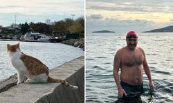 Görenler şaşkına döndü: İki arkadaş soğukta denize girdi