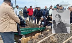 Evinde katledilen kadına veda