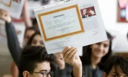 Okullar ne zaman kapanıyor? MEB yaz tatili tarihini açıkladı: Karneler ne zaman verilecek, yaz tatili kaç gün?