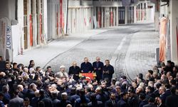 Cumhurbaşkanı Erdoğan’ın butona bastı: Kurtuluş Caddesi’nde ışıklar yeniden yandı