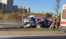 Başakşehir'de iki otomobil çarpıştı: 1 ölü
