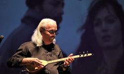 Trafikte talihsiz kaza! Ünlü sanatçı Cahit Berkay hastaneye kaldırıldı