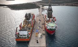 Türkiye'nin iki yeni sondaj gemisi Mersin'de yan yana geldi