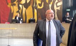 Fransa'da 'yolsuzluk' olayı: Belediye başkanı görevden uzaklaştırıldı!