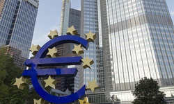 ECB faizi yüzde 2'de sabit tuttu