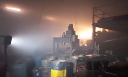 Tuzla’da kauçuk fabrikası yandı