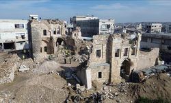 İsrail Batı Şeria'da durmuyor: Araçları yaktılar, evleri yağmaladılar!