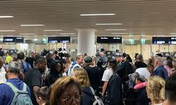 Avrupa havalimanlarında kaos: Yeni uygulama sistemi kilitledi