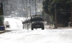 Batı Şeria'da zulüm devam ediyor: İsrail 28 Filistinliyi gözaltına aldı