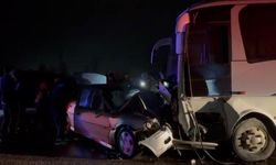 Dehşet veren kaza! İşçi servisi ile otomobil çarpıştı: Ölü ve yaralılar var