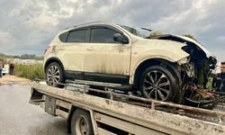 Esenyurt'ta ilginç kaza:  Araç içinde kayboldu