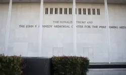 Trump adını ‘Kennedy Center’a verdi, sanatçılar konserlerini iptal etti