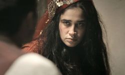 Kendinden 48 yaş büyük papazla evlendi: Ünlü oyuncu Hristiyan oldu