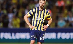 Fenerbahçeli futbolculardan Mert Hakan'a ziyaret