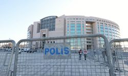 Ünlü fotoğrafçı Mert Alaş ve iki isim hakkında yakalama kararı