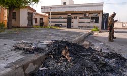 Şam’da bulunan Mezze Askeri Havaalanı çevresine saldırı düzenlendi